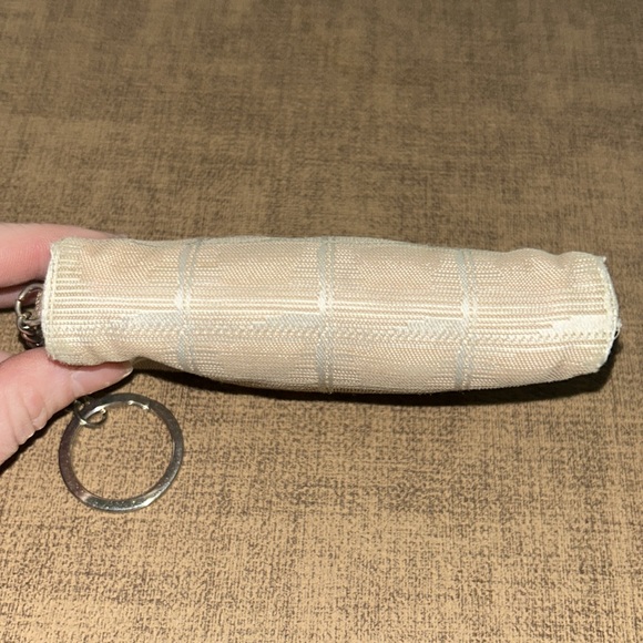 Chanel Interlocking CC Logo Wallet-Keychain - Picture 8 of 8